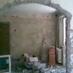 Украинцам разрешили сносить стены в квартирах — эксперт